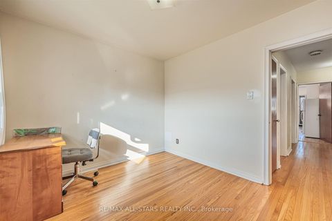 Photo 19 at 50 Southampton Drive, Eglinton East, Toronto