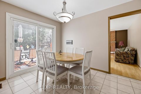 Photo 12 at 81 Southgate Crescent, Doncrest, Richmond Hill