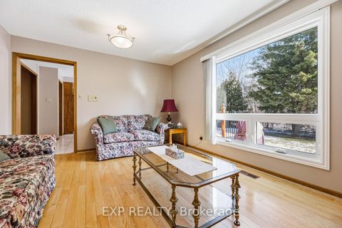 Photo 14 at 81 Southgate Crescent, Doncrest, Richmond Hill