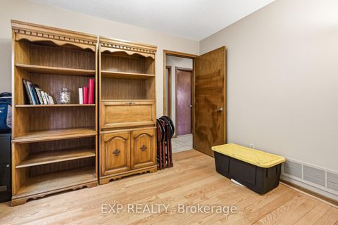 Photo 17 at 81 Southgate Crescent, Doncrest, Richmond Hill