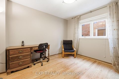 Photo 18 at 81 Southgate Crescent, Doncrest, Richmond Hill