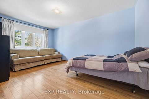 Photo 24 at 81 Southgate Crescent, Doncrest, Richmond Hill