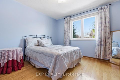 Photo 25 at 81 Southgate Crescent, Doncrest, Richmond Hill