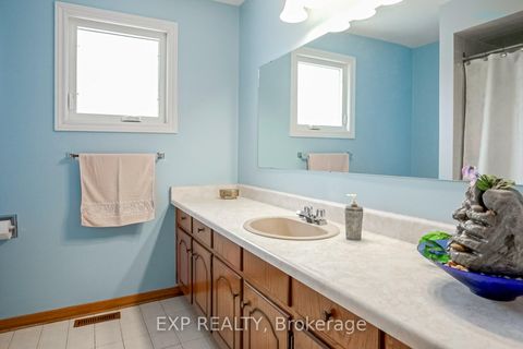 Photo 26 at 81 Southgate Crescent, Doncrest, Richmond Hill