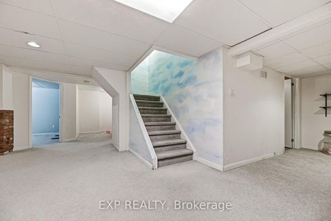 Photo 27 at 81 Southgate Crescent, Doncrest, Richmond Hill