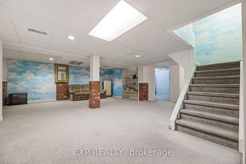 Photo 28 at 81 Southgate Crescent, Doncrest, Richmond Hill