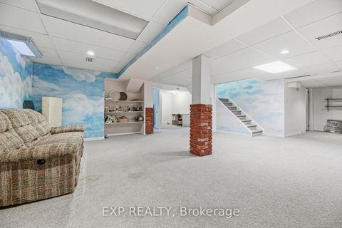 Photo 29 at 81 Southgate Crescent, Doncrest, Richmond Hill