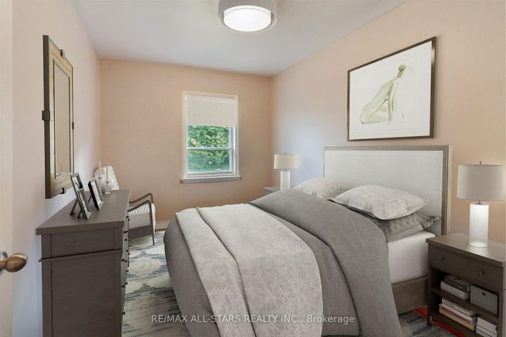 Photo 10 at 27 Martindale Road, Cliffcrest, Toronto