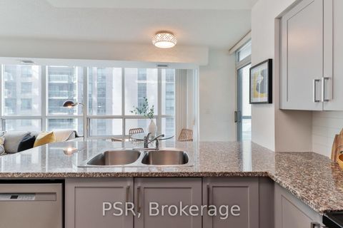 Photo 17 at 1602 - 30 Grand Trunk Crescent, Waterfront Communities C1, Toronto