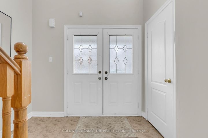 Photo 7 at 11 Footbridge Crescent, Wellington, Brampton