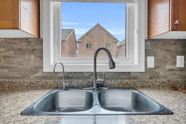 Photo 21 at 11 Footbridge Crescent, Wellington, Brampton