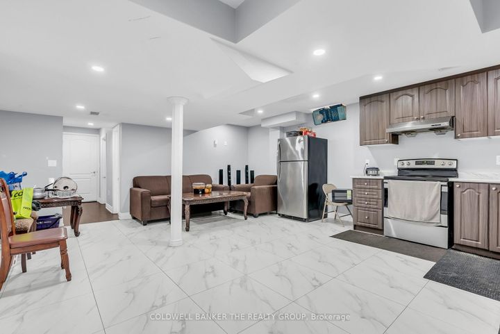 Photo 32 at 11 Footbridge Crescent, Wellington, Brampton