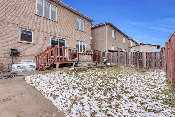 Photo 36 at 11 Footbridge Crescent, Wellington, Brampton