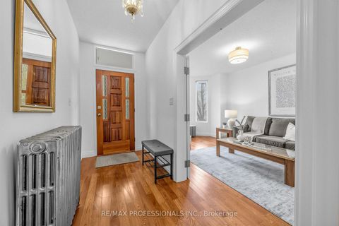 Photo 3 at 164 Markham Street, Bellwoods, Toronto