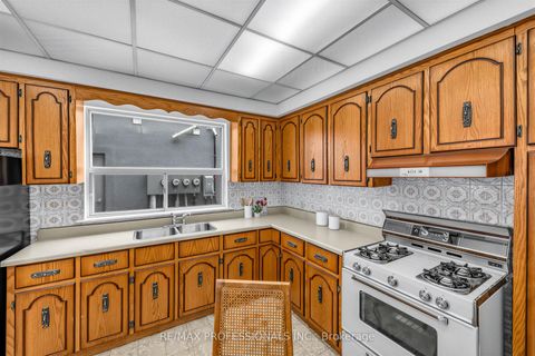 Photo 9 at 164 Markham Street, Bellwoods, Toronto