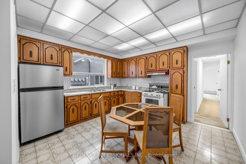 Photo 10 at 164 Markham Street, Bellwoods, Toronto