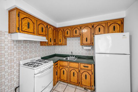 Photo 18 at 164 Markham Street, Bellwoods, Toronto