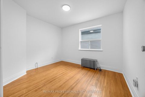 Photo 19 at 164 Markham Street, Bellwoods, Toronto