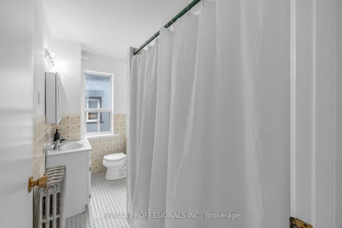 Photo 26 at 164 Markham Street, Bellwoods, Toronto