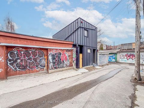 Photo 31 at 164 Markham Street, Bellwoods, Toronto