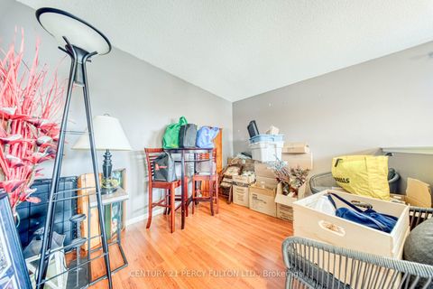 Photo 12 at 25 Crompton Drive, Little Lake, Barrie