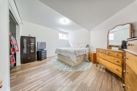 Photo 19 at 25 Crompton Drive, Little Lake, Barrie