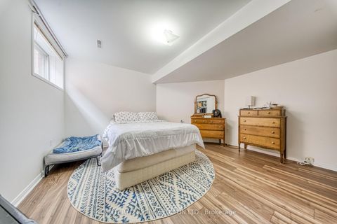 Photo 20 at 25 Crompton Drive, Little Lake, Barrie