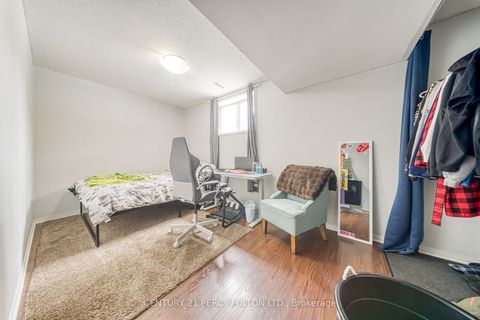 Photo 23 at 25 Crompton Drive, Little Lake, Barrie