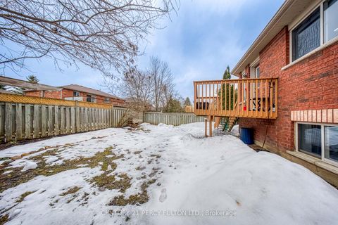 Photo 31 at 25 Crompton Drive, Little Lake, Barrie