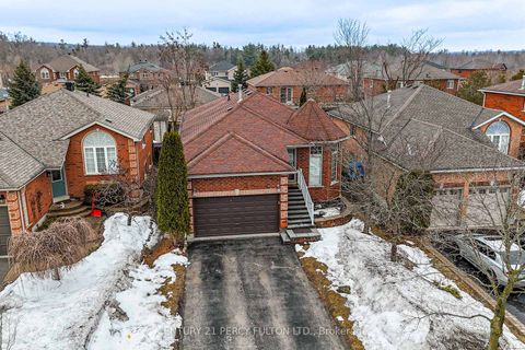 Photo 33 at 25 Crompton Drive, Little Lake, Barrie