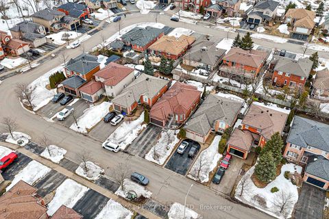 Photo 34 at 25 Crompton Drive, Little Lake, Barrie