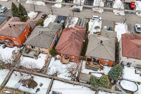 Photo 39 at 25 Crompton Drive, Little Lake, Barrie