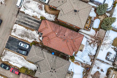 Photo 41 at 25 Crompton Drive, Little Lake, Barrie