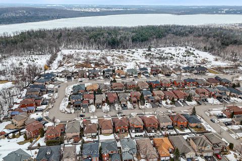 Photo 43 at 25 Crompton Drive, Little Lake, Barrie