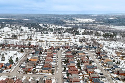 Photo 45 at 25 Crompton Drive, Little Lake, Barrie