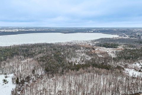 Photo 47 at 25 Crompton Drive, Little Lake, Barrie