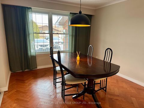 Photo 13 at 584 Arnhem Drive, O'Neill, Oshawa