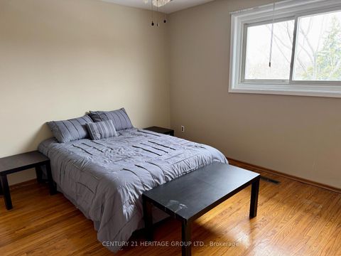 Photo 19 at 584 Arnhem Drive, O'Neill, Oshawa