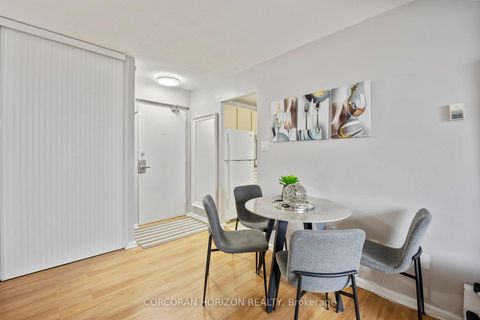 Photo 8 at PH4 - 725 Don Mills Road, Flemingdon Park, Toronto