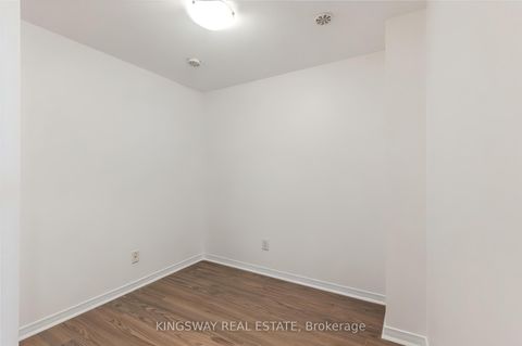 Photo 8 at 50 - 68 Winston Park Boulevard, CFB, Toronto