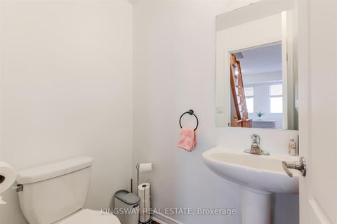 Photo 10 at 50 - 68 Winston Park Boulevard, CFB, Toronto