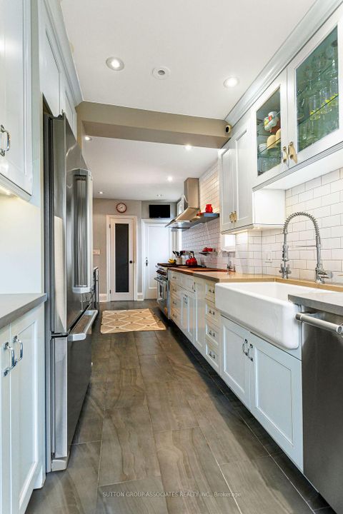 Photo 17 at 50 Thornhill Avenue, Lambton Baby Point, Toronto