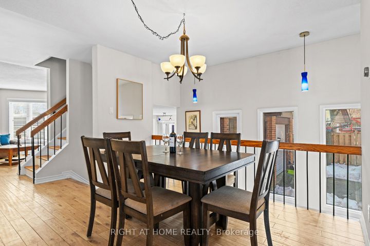 Photo 11 at 7027 Estoril Road, Meadowvale, Mississauga