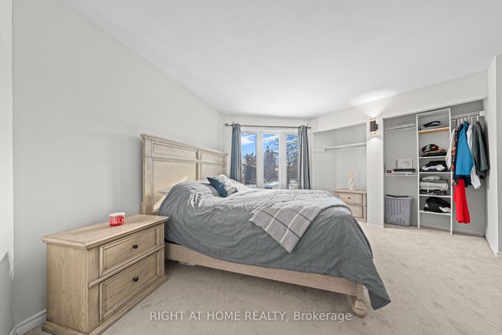 Photo 20 at 7027 Estoril Road, Meadowvale, Mississauga