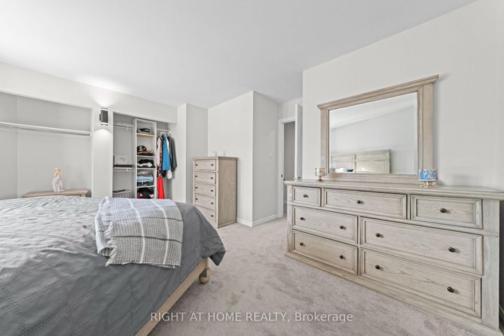 Photo 22 at 7027 Estoril Road, Meadowvale, Mississauga