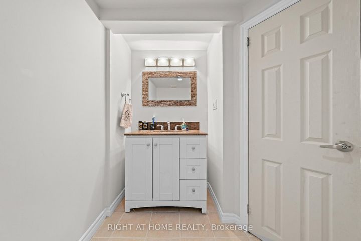 Photo 33 at 7027 Estoril Road, Meadowvale, Mississauga