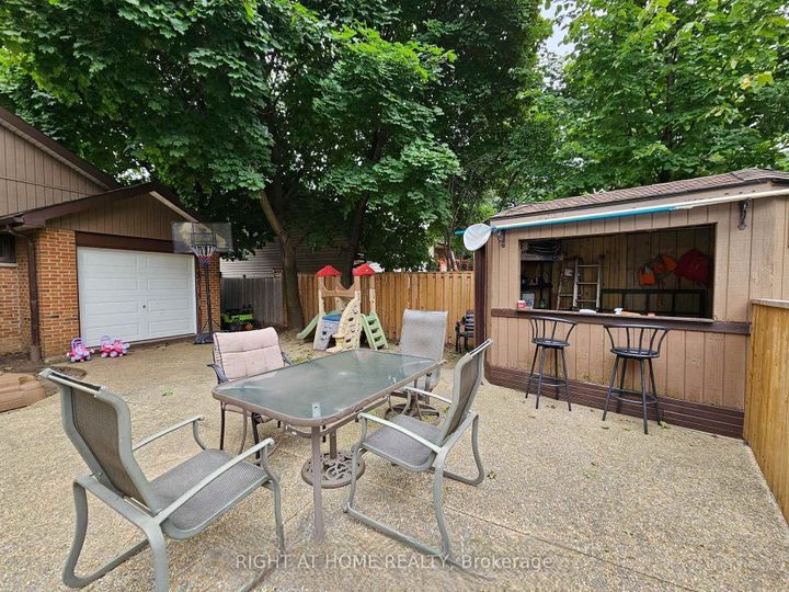 Photo 37 at 7027 Estoril Road, Meadowvale, Mississauga