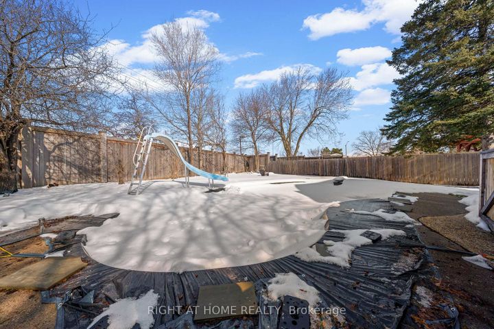 Photo 41 at 7027 Estoril Road, Meadowvale, Mississauga
