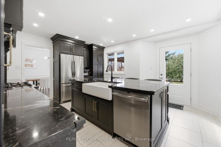 Photo 9 at 138 Miller Drive, Ancaster, Hamilton