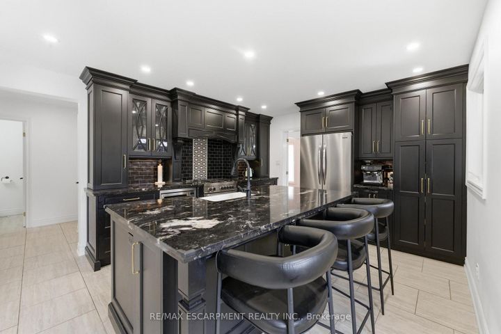 Photo 11 at 138 Miller Drive, Ancaster, Hamilton